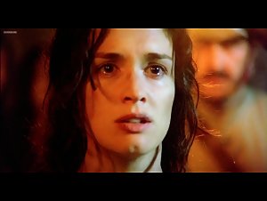 Paz Vega butt , nude scene in La masseria delle allodole (2007) 19