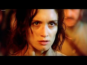 Paz Vega butt , nude scene in La masseria delle allodole (2007) 20