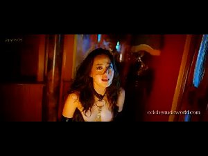 Teresa Cheung Flasing  , boobs scene in Toh sik (2004) 10