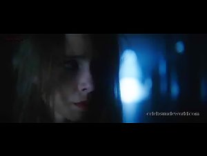 Tereza Vitu in Bez doteku (2013) 17