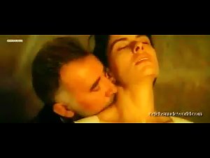 Alejandra Grepi in La leyenda de la doncella (1994) 10