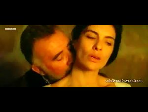Alejandra Grepi in La leyenda de la doncella (1994) 11