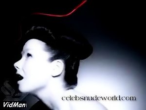 Bjork in Cocoon (music video) (2002) 11