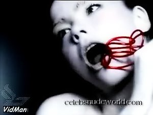 Bjork in Cocoon (music video) (2002) 14