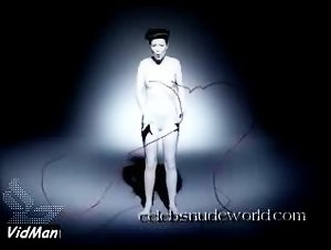 Bjork in Cocoon (music video) (2002) 6