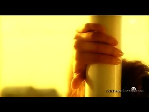 Black Widow Outdoor , boobs in Les tropiques de l'amour (2003) 8
