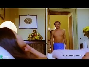 Carole Bouquet Hot , Explicit in Il cappotto di Astrakan (1979) 10