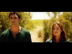 Carolina Crescentini , Kasia Smutniak in Allacciate le cinture (2014) 3