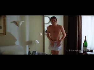 Caroline Boutier , Clara Ponsot in La grande vie (2009) 10