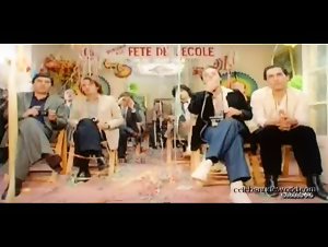 Elodie Delage in Les petites ecolieres (1980) 19