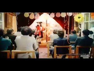 Elodie Delage in Les petites ecolieres (1980) 20