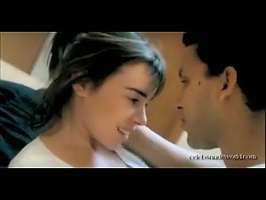 Elodie Bouchez Flashing , boobs in La faute a Voltaire (2000) 9