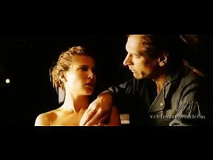 Elsa Pataky in Romasanta (2004) 8