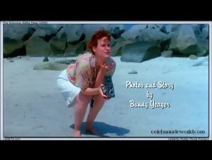 Gretchen Mol Beach , boobs in Notorious Bettie Page (2005) 5