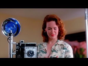 Gretchen Mol Outdoor , Exposed in Notorious Bettie Page (2005) 18