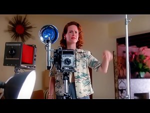 Gretchen Mol Outdoor , Exposed in Notorious Bettie Page (2005) 20