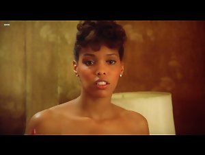Gretchen Palmer in Red Heat (1988) 6
