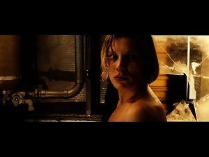 Katee Sackhoff in Riddick (2013)