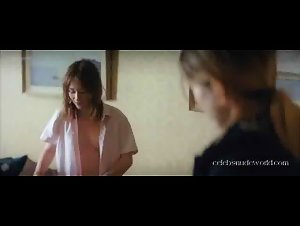 Lea Seydoux in Belle epine (2010) 17