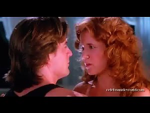 Lea Thompson , Victoria Jackson in Casual Sex (1988) 16