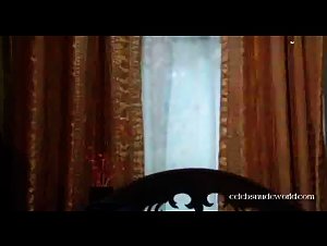 Lee So-hee Butt , boobs in Jeo-nyeok-eui gae-im (2009) 20