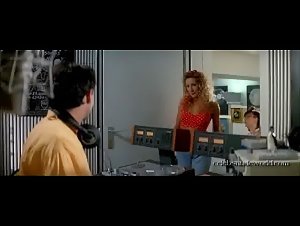 Maria Jose del Valle in Amo tu cama rica (1992) 10