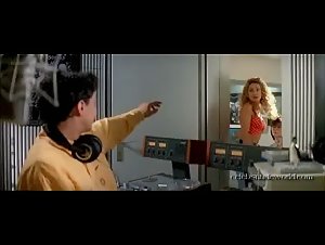 Maria Jose del Valle in Amo tu cama rica (1992) 8