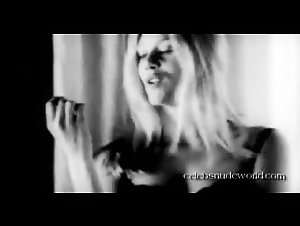 Peta Wilson in Sadness of Sex (1995) 2