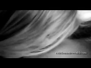 Peta Wilson in Sadness of Sex (1995) 7