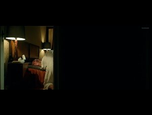 Roberta Reichhardt in Comeback (2015) 11