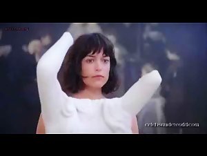 Vimala Pons in La fille du 14 juillet (2013) 2