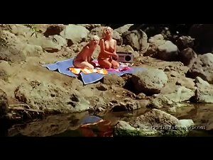 Carrie Minter , Casey Durkin in Dukes of Hazzard: The Beginning (2007) 20