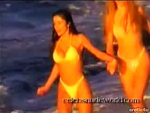 Carrie Westcott , Julie Cialini , Patricia Ford , Shae Marks in Playboy's Wet and Wild: Hot Holidays  17