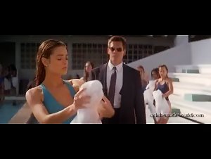 Denise Richards in Wild Things (1998) 20