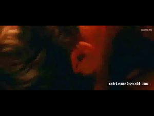 Emma de Caunes in Les chateaux de sable (2015) 18