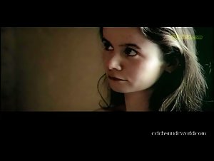 Emily Watson Brunette , Hot in Breaking the Waves (1996) 5