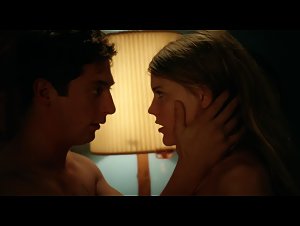 Emma Greenwell Lingerie , boobs in Shameless (series) (2011) 1