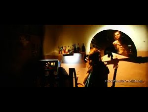 Leona Cavalli in Amarelo Manga (2002) 17