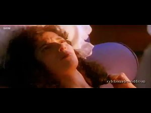 Maribel Verdu in Goya en Burdeos (1999) 13