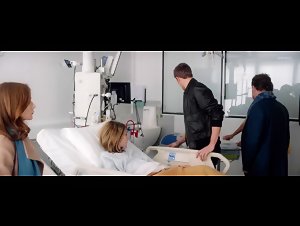 Alice Isaaz boobs scene in Elle (2016) 5