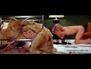 Brigitte Fossey , Dominique Lavanant , Sylvie Matton , Valerie Mairesse in Calmos 10