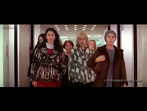 Brigitte Fossey , Dominique Lavanant , Sylvie Matton , Valerie Mairesse in Calmos 19