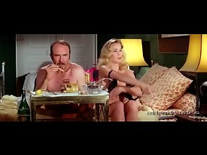 Brigitte Fossey , Dominique Lavanant , Sylvie Matton , Valerie Mairesse in Calmos 4