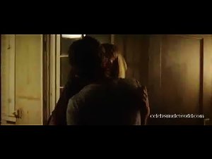 Cassandra Cruz , Gabriella Wilde in Squatters (2014) 18