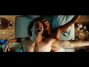 Catalina Denis Tits , Hot in Le mac (2010) 19