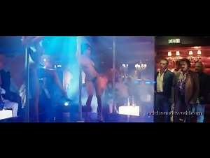 Catalina Denis , Marie-Laetitia Bettencourt , Mouni Farro in Le mac (2010) 9