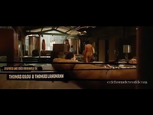 Catalina Denis , Marie-Laetitia Bettencourt , Mouni Farro nude, boobs scene in Le mac (2010) 20