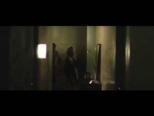 Diane Kruger nude, boobs scene in Inhale (2010) 17