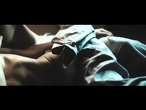 Diane Kruger nude, boobs scene in Inhale (2010) 3