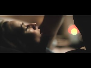 Diane Kruger nude, boobs scene in Inhale (2010) 5